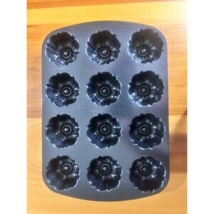 Non-Branded Black Floral Muffin Pan - 12-Cup